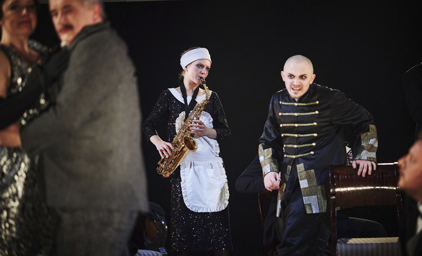 Зойкина квартира