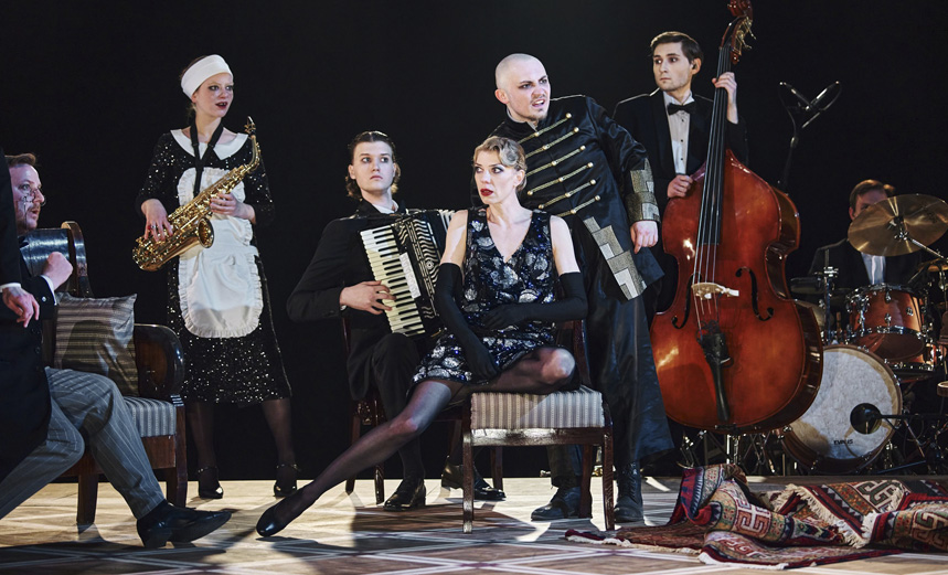 Зойкина квартира