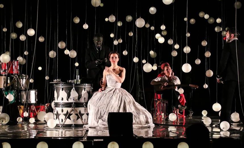 Барабаны в ночи